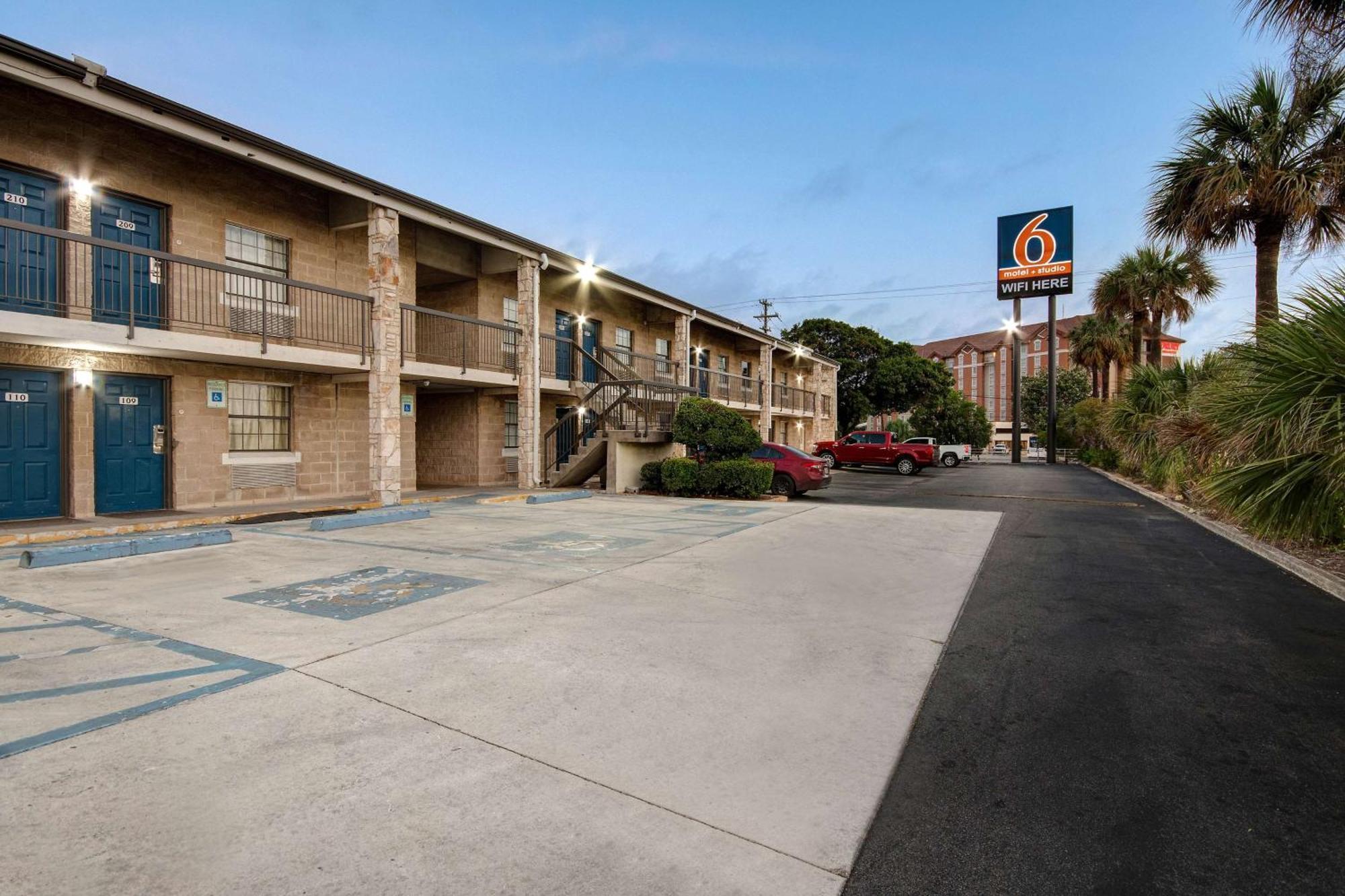 Motel 6-San Antonio, Tx - Northwest Medical Center Exterior photo