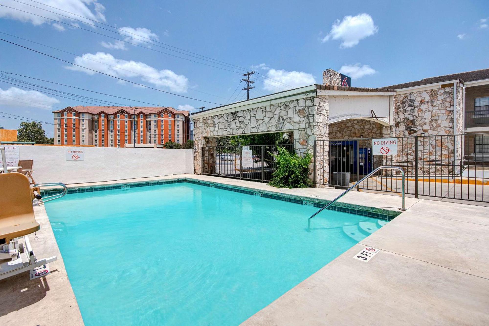 Motel 6-San Antonio, Tx - Northwest Medical Center Exterior photo
